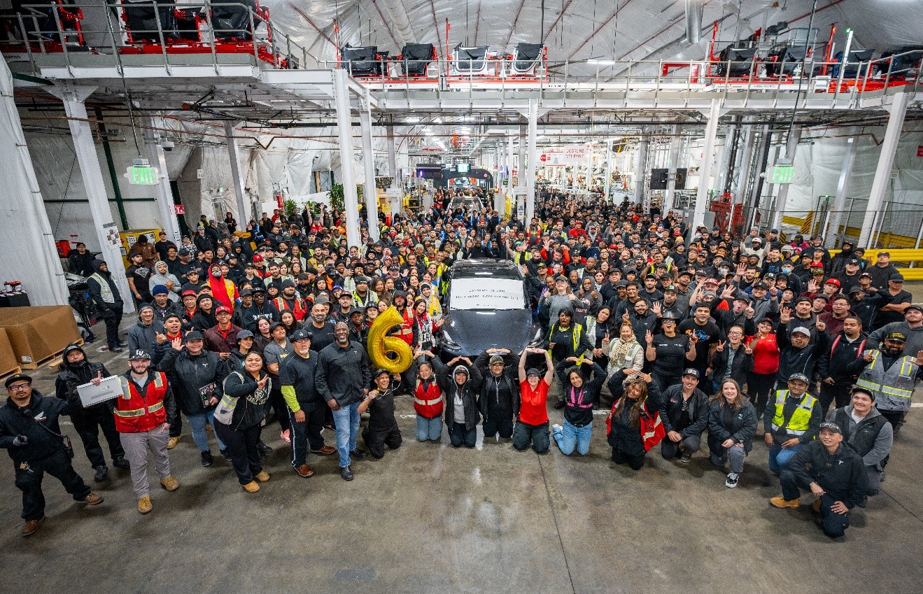 特斯拉携赛博越野旅行车与热门车型亮相2024贵阳国际车展，引领未来出行新浪潮